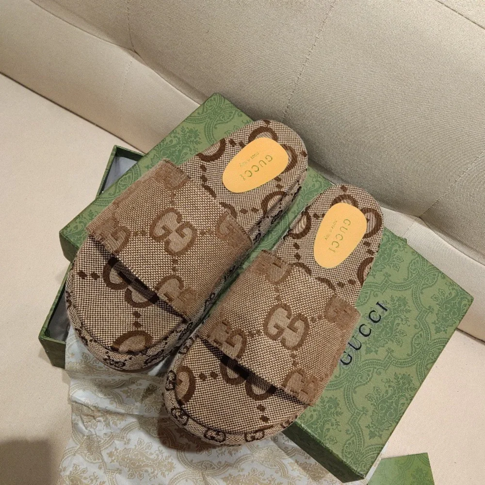 Gucci Women’s Brown Sandals - Picture 2 of 5